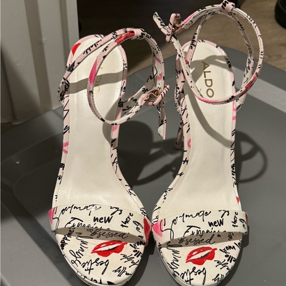 Aldo Pink Script Pattern Heels - Picture 1 of 5